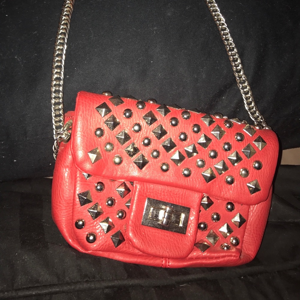 Red evening bag w/silver studs - Picture 2 of 3