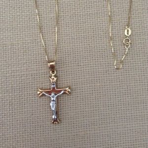 10K Gold with cross pendant necklace