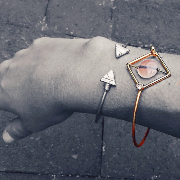 Gray Stone Gold Cutout Hook Bracelet - Picture 3 of 6