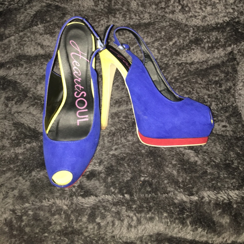 Shoes - Picture 3 of 4