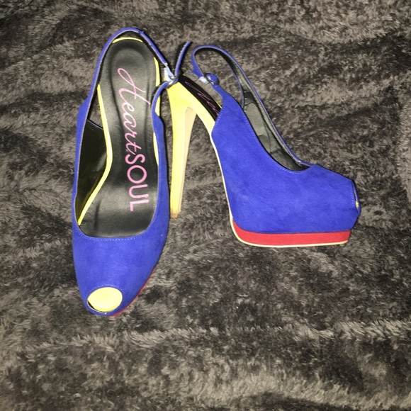 Shoes - Picture 3 of 4