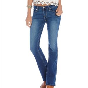 🆕 Levi 524 Juniors Bootcut in Medium Blue