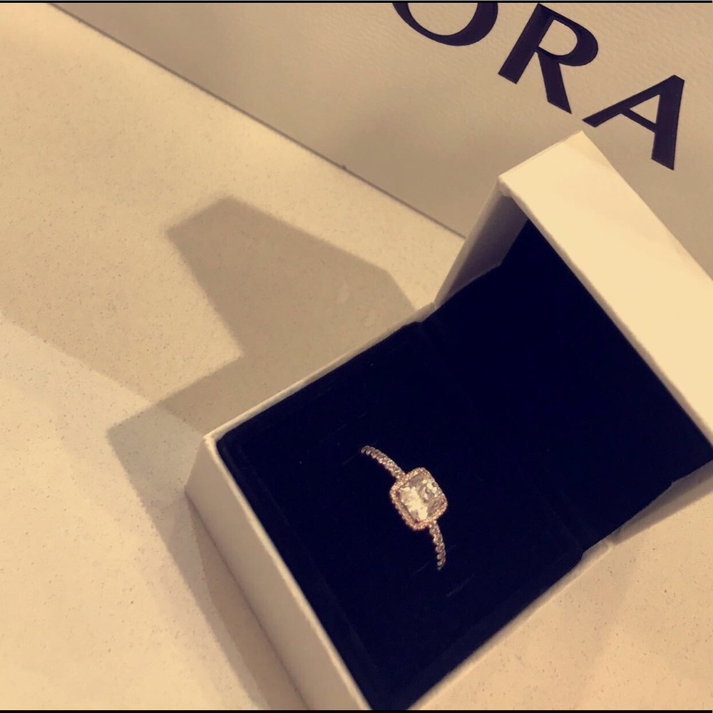 Pandora ring