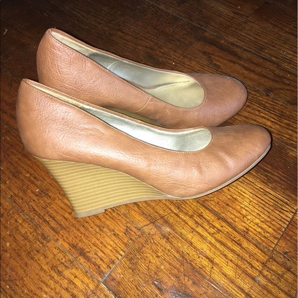 Shoes - Picture 2 of 2