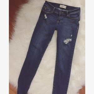 Distressed Abercrombie & Fitch skinny jeans