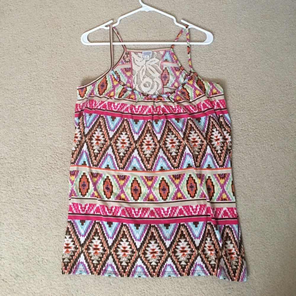 XL Aztec print shirt with lace detail on the back.