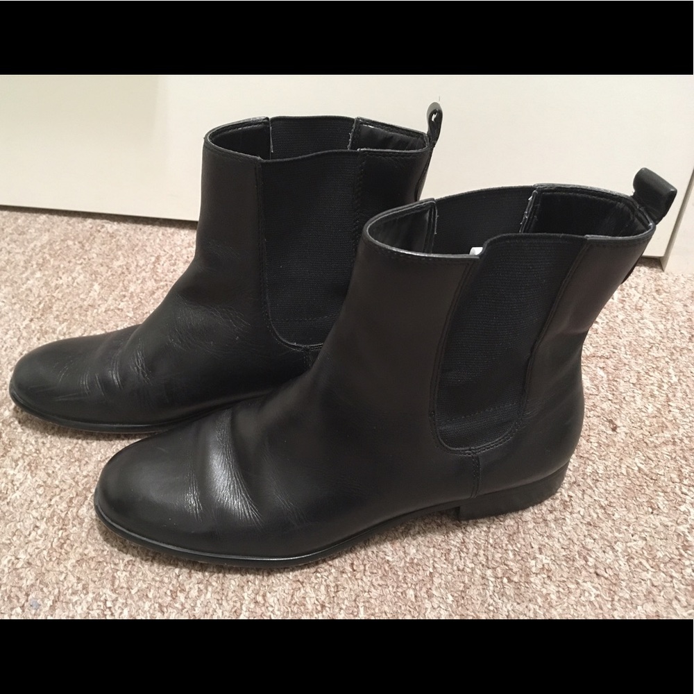 Lands end Chelsea boots in great condition