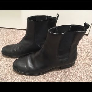 Lands end Chelsea boots in great condition