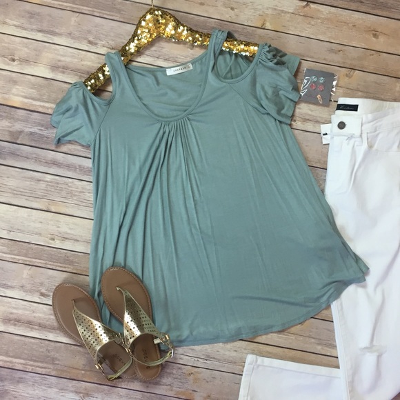 S-L Sage Cold shoulder Flowy top - Picture 3 of 6