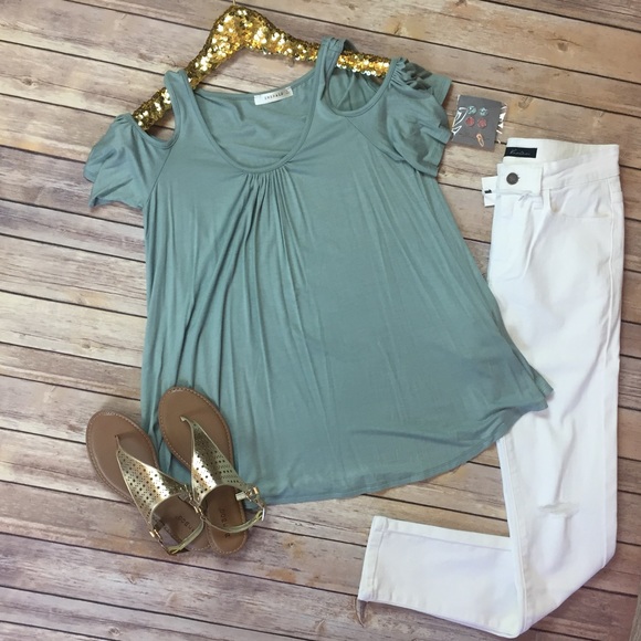 S-L Sage Cold shoulder Flowy top - Picture 4 of 6