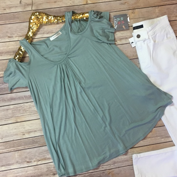 S-L Sage Cold shoulder Flowy top - Picture 5 of 6