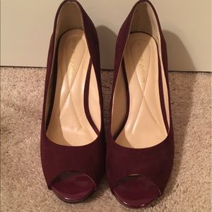 Andrew Geller Burgandy Peep Toe Heels size 8.