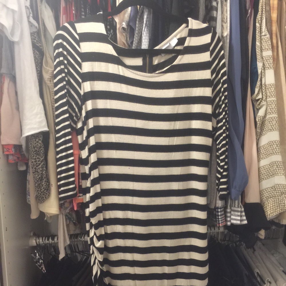 Jessica Simpson maternity top