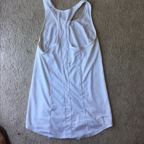 Nike dry fit tank - Picture 2 of 3