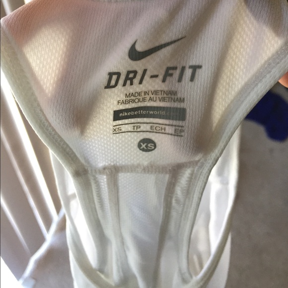 Nike dry fit tank - Picture 3 of 3