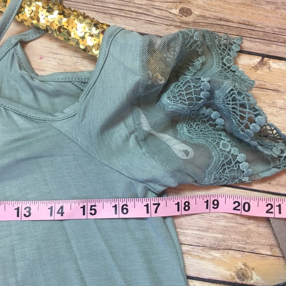 S-L Sage cold shoulder flirty sleeve top - Picture 5 of 5