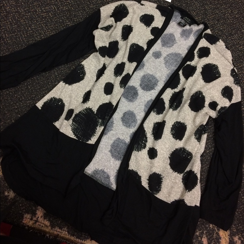 Super cute cardigan brand new