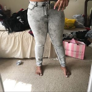 Grayscale acid wash jeans