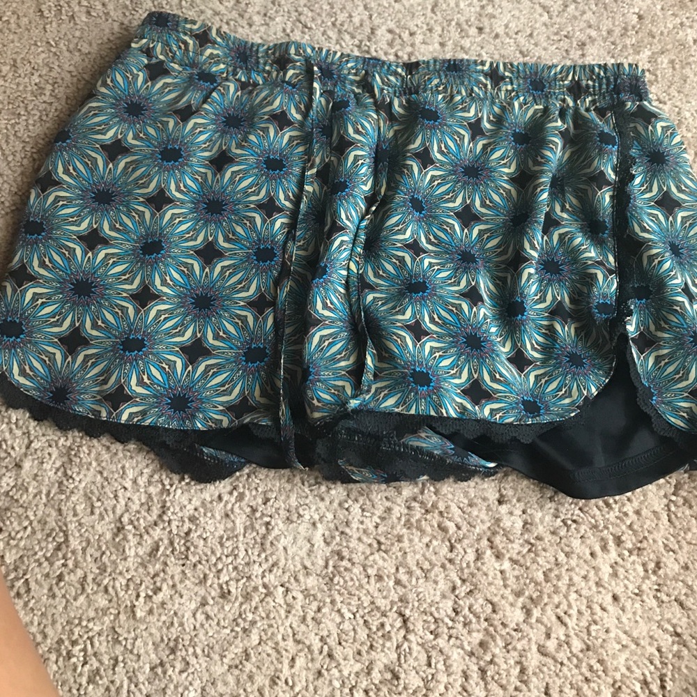 Pattern dressy shorts