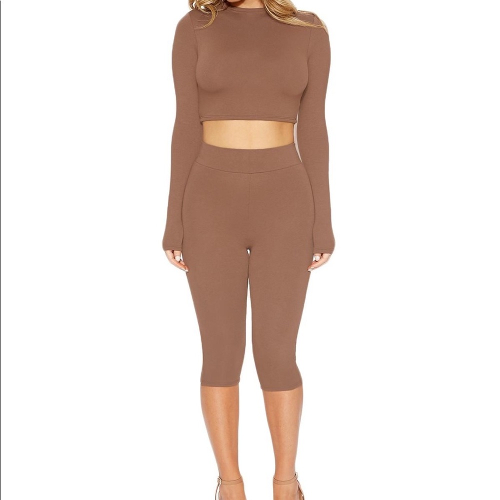 Crop set! Top and bottom! Naked wardrobe!