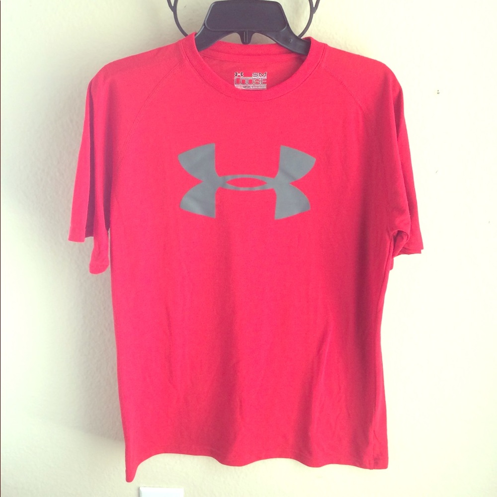 NWOT Under Armour Short Sleeve.