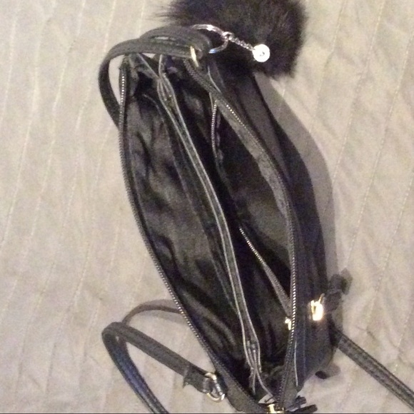 🍒BLACK PURSE MANY POCKETS WITH FUR TAIL BOHO CHIC - Picture 6 of 8