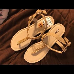 ✨✨ Gold summer sandals!!