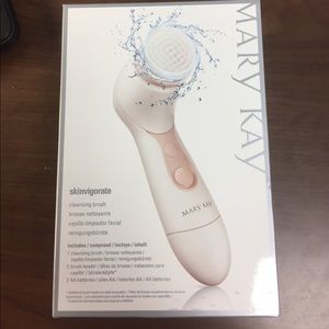 Mary Kay skinvigorate cleaning brush
