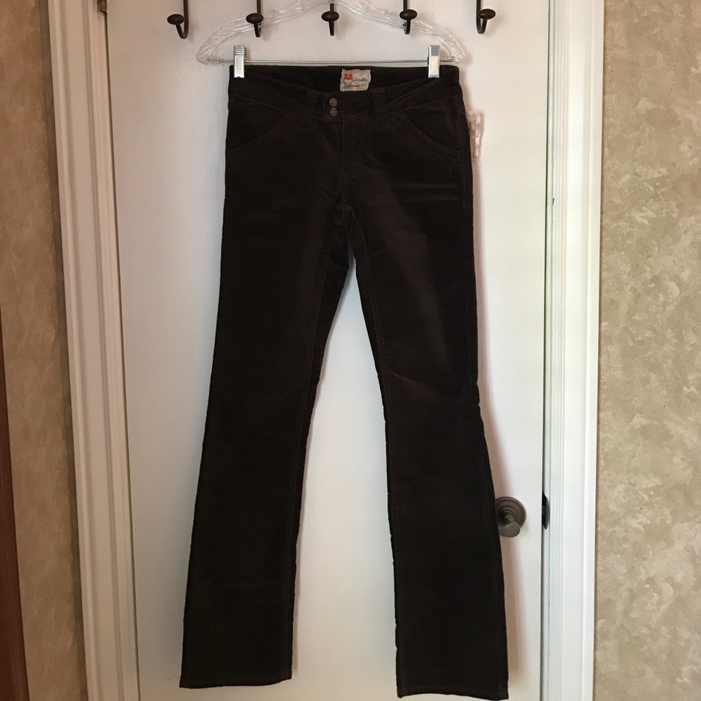 NWT Twill 22 Straight leg, velvet jean