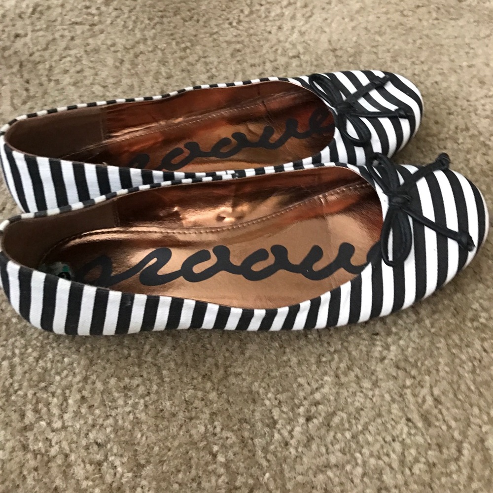 Groove shoes perfect condition