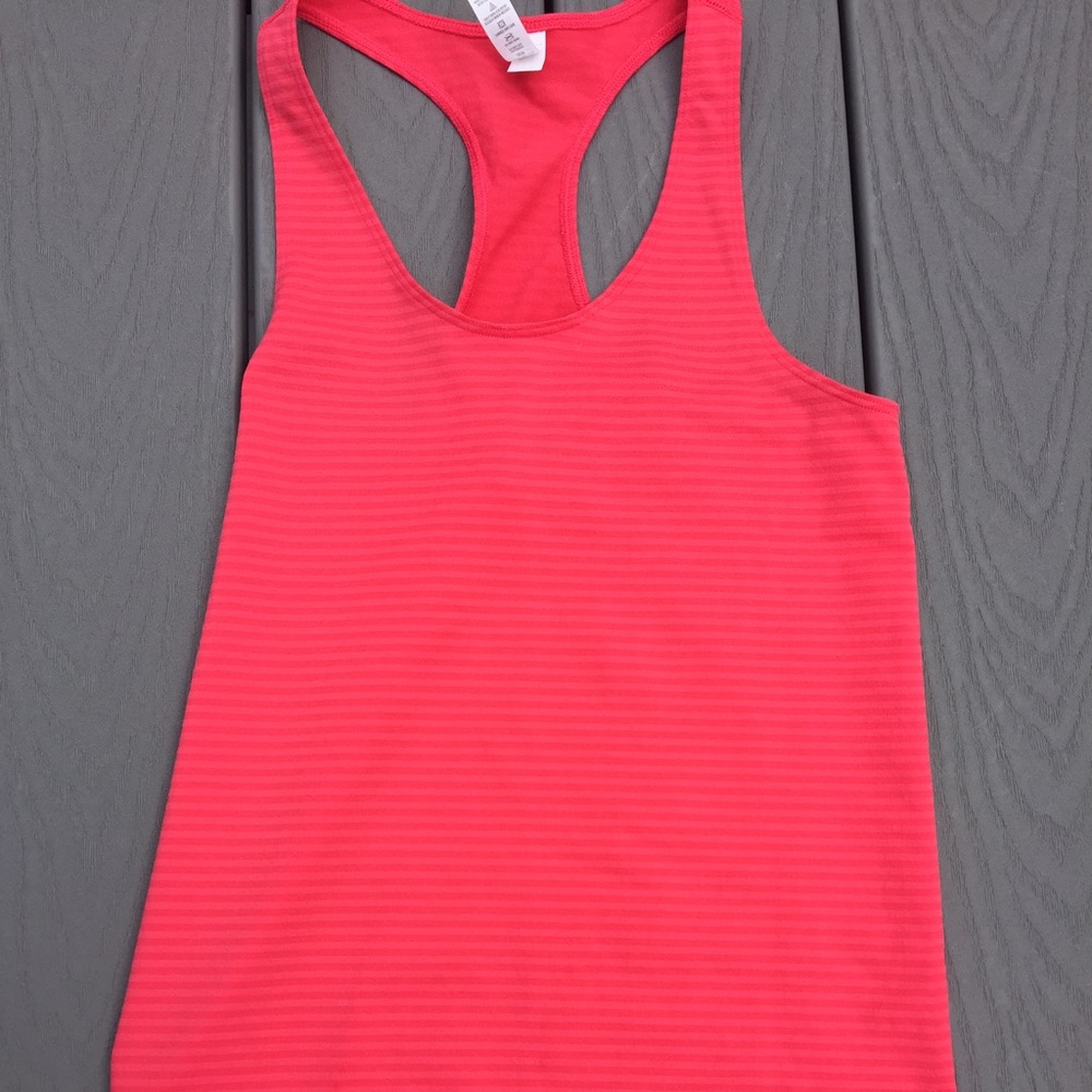 Racetrack tank