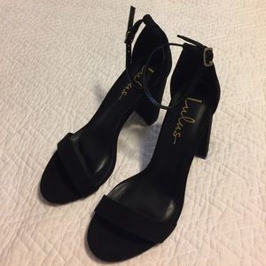 Black Taylor Heels size 7.5