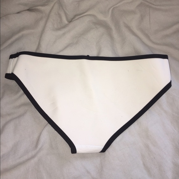 triangl swimwear Chloe Bikini Set - Picture 5 of 7