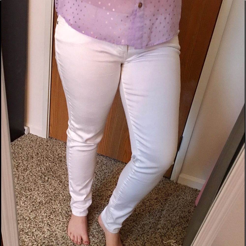 White skinny jeans