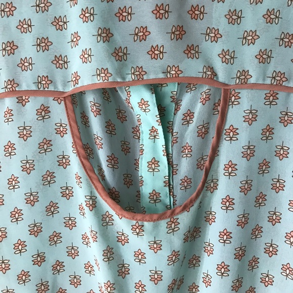 Mint Flower Button Up & Tie Blouse - Picture 3 of 5