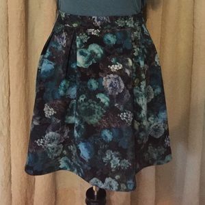 Express Box Pleated  Skirt