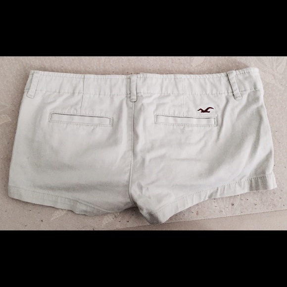 Hollister Shorts - Picture 2 of 3