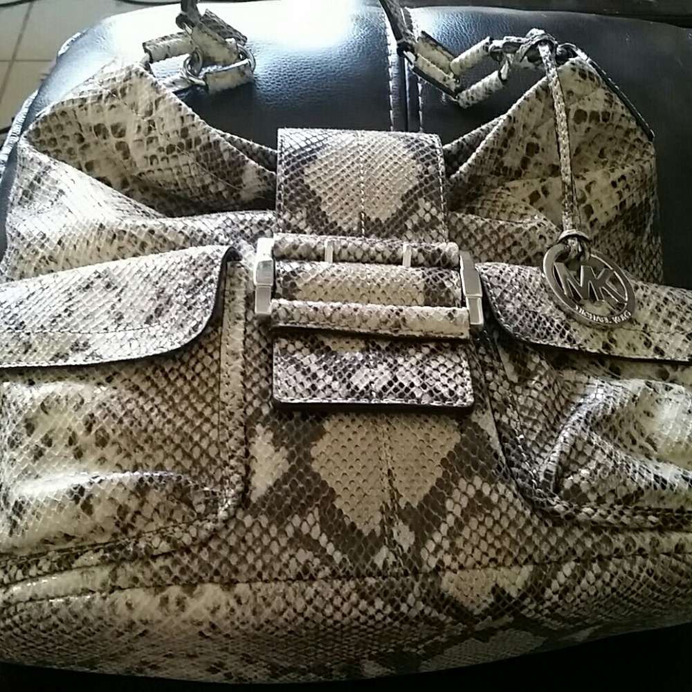 Michael Kors Bag - Picture 8 of 8