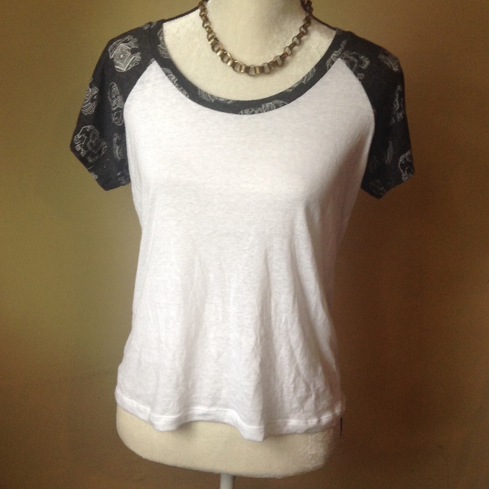 PRICEDROP Elephant Print Short Sleeve Top
