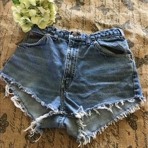 Vintage Levi high rise shorts