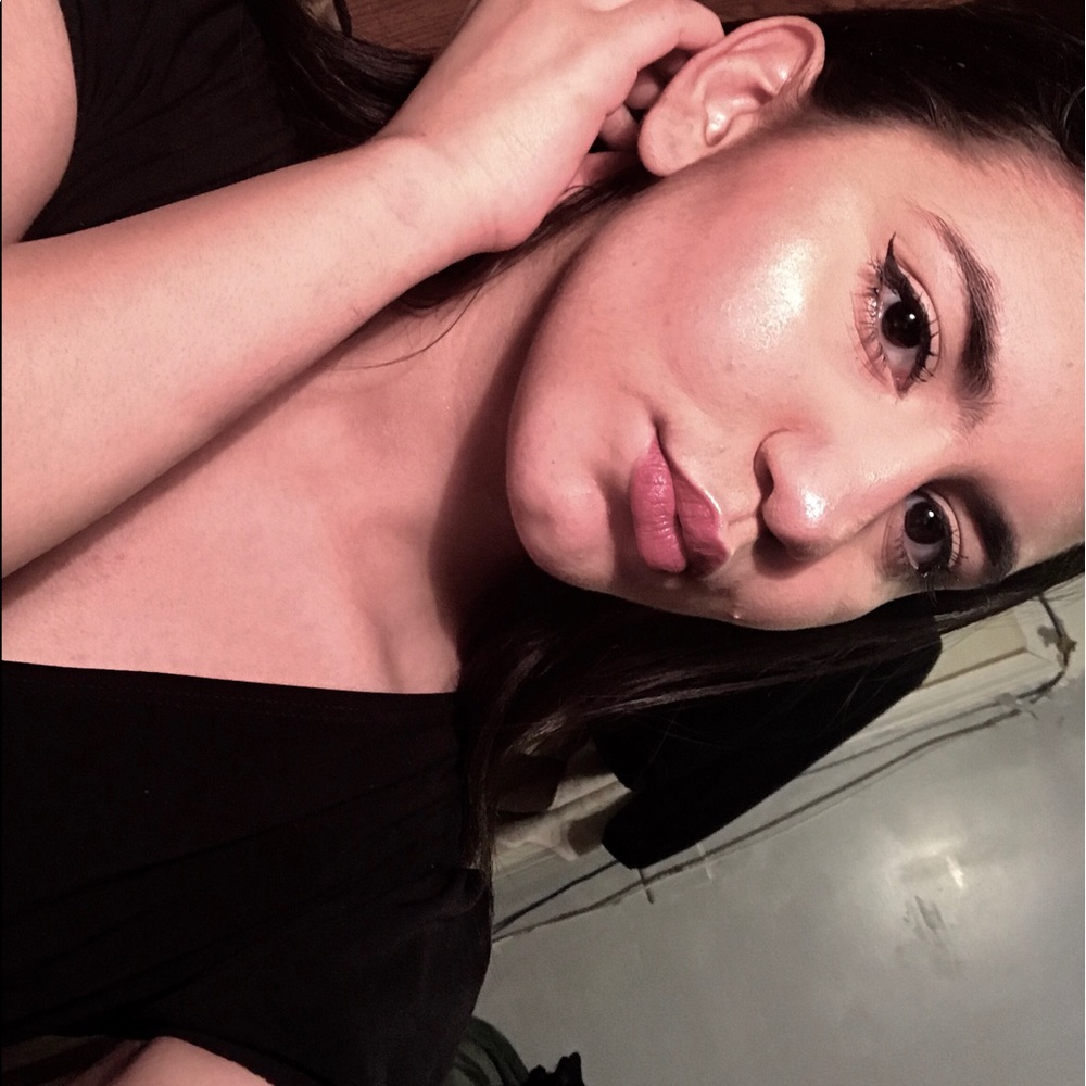 Meet your Posher, Hilaida