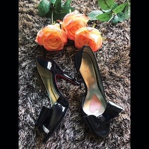 💕Paris Hilton Peep Toe Pink Bottom Bow Heels