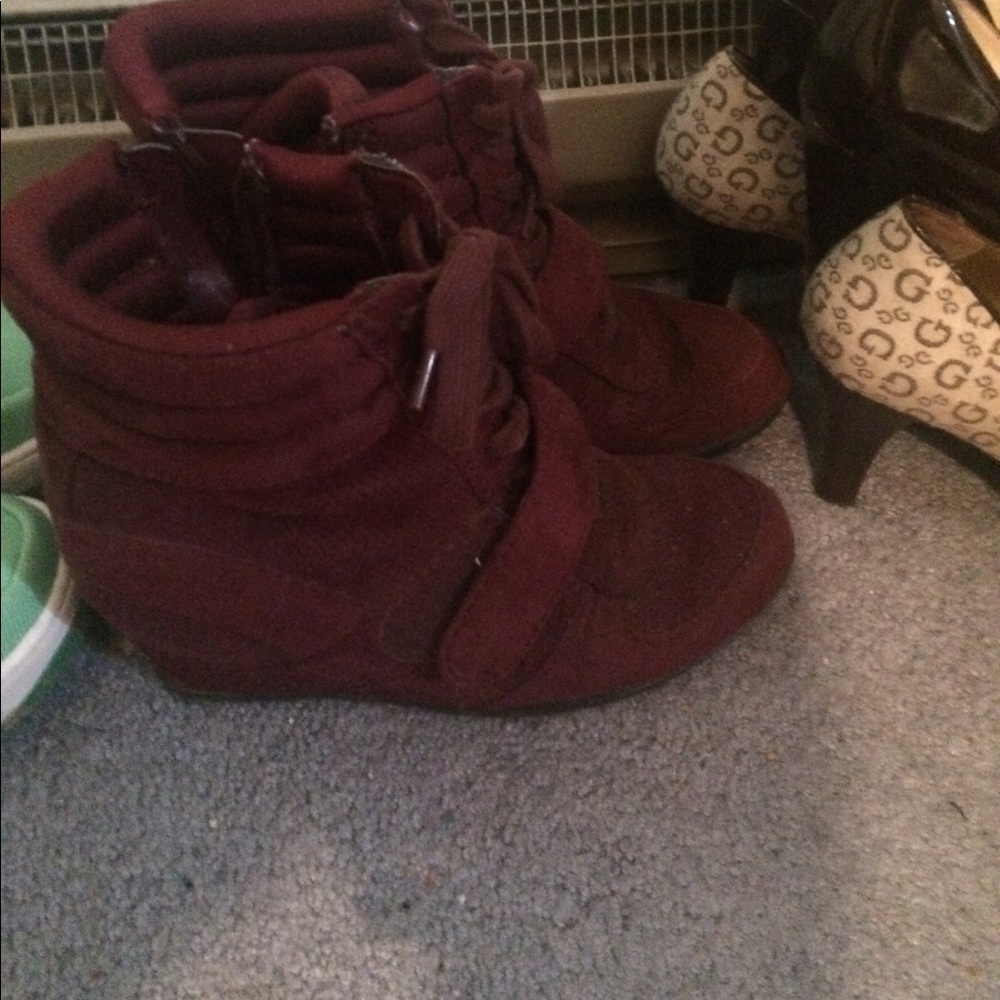 Vera Wang wedge boots