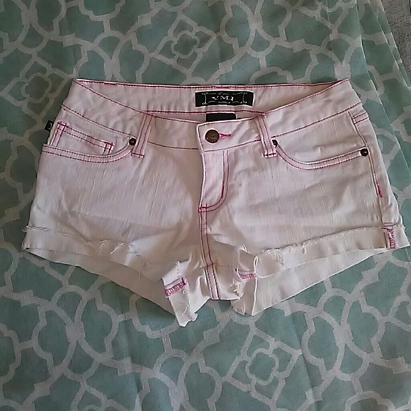 White short shorts - Picture 1 of 4