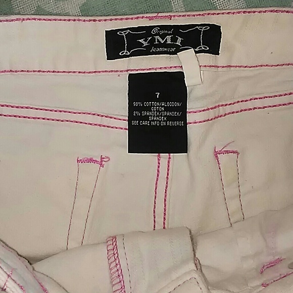 White short shorts - Picture 3 of 4