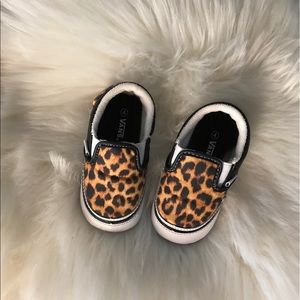 Leopard vans