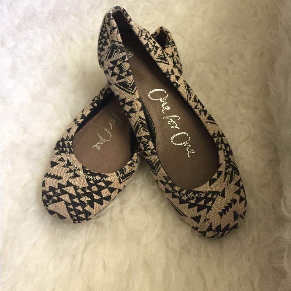 Toms burlap ballet flats Aztec print