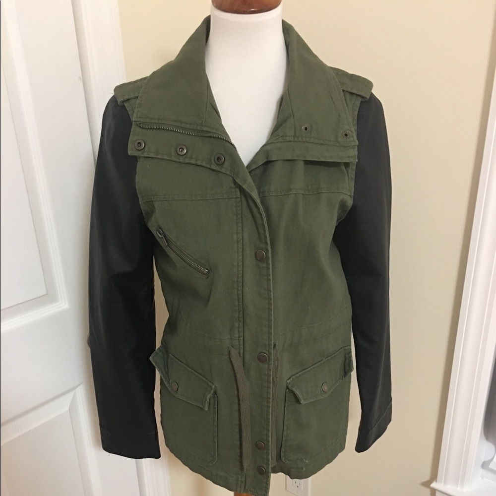 Green/leather jacket
