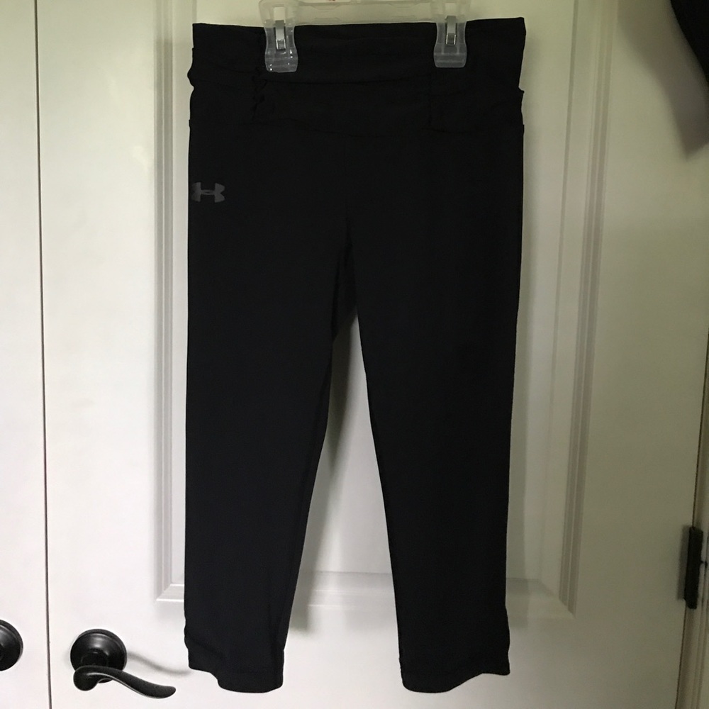 Under Armor Black skinny Capri pants
