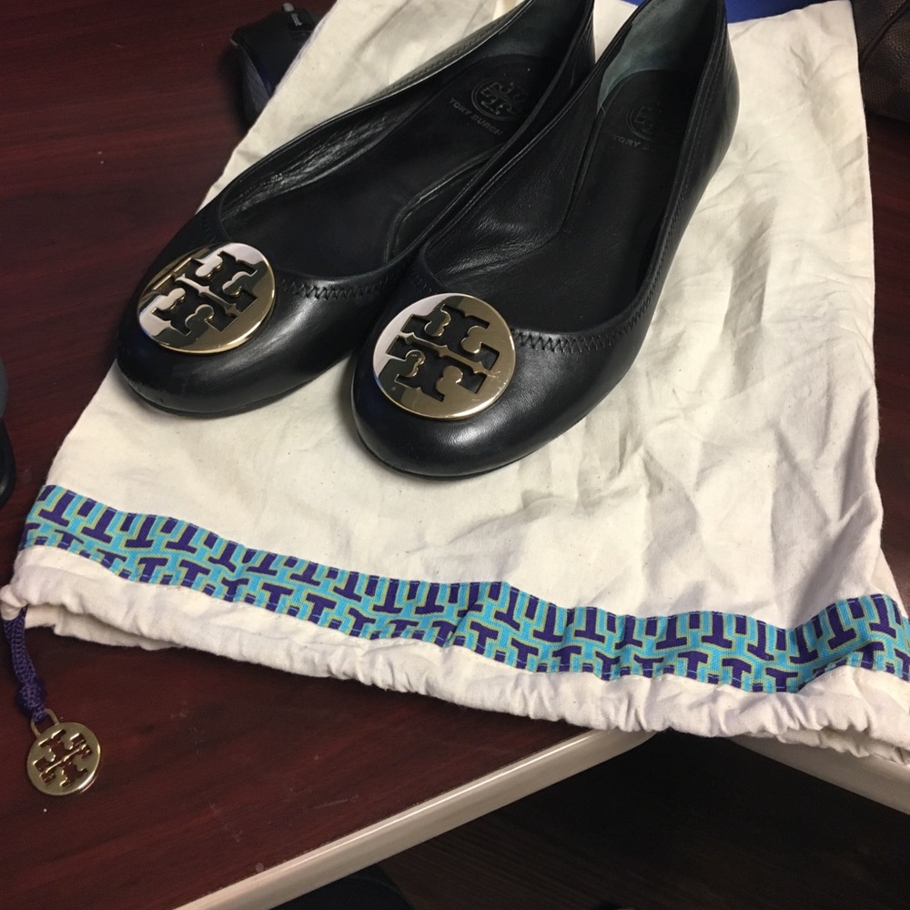 Tory burch reva black leather flats
